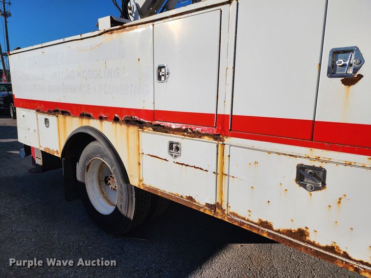 image for item JW9944 2008 Ford F750 Super Duty  bucket truck