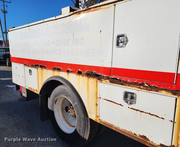 image for item JW9944 2008 Ford F750 Super Duty  bucket truck