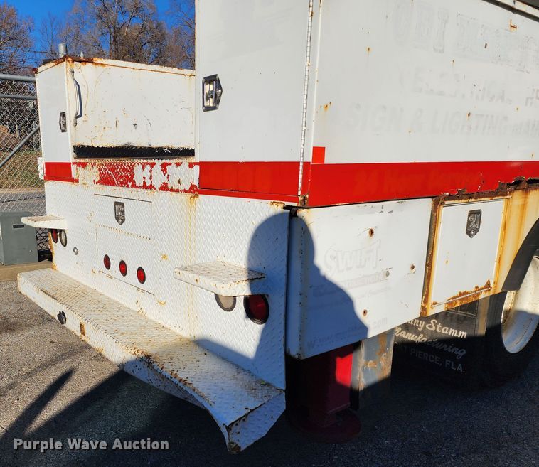 image for item JW9944 2008 Ford F750 Super Duty  bucket truck