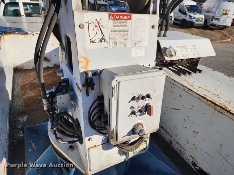 image for item JW9944 2008 Ford F750 Super Duty  bucket truck