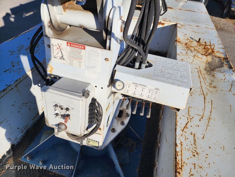 image for item JW9944 2008 Ford F750 Super Duty  bucket truck