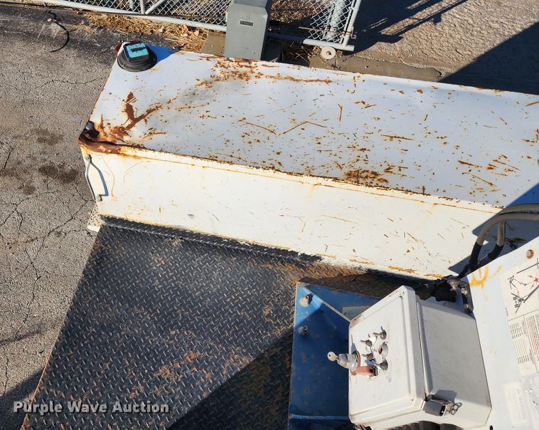 image for item JW9944 2008 Ford F750 Super Duty  bucket truck