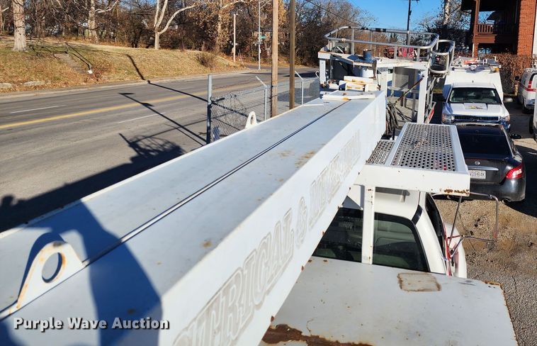 image for item JW9944 2008 Ford F750 Super Duty  bucket truck