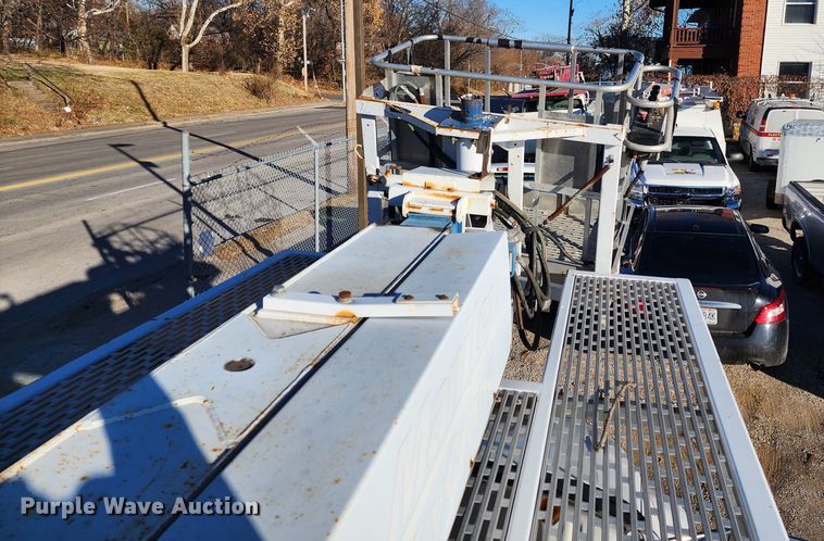 image for item JW9944 2008 Ford F750 Super Duty  bucket truck