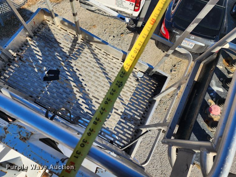 image for item JW9944 2008 Ford F750 Super Duty  bucket truck