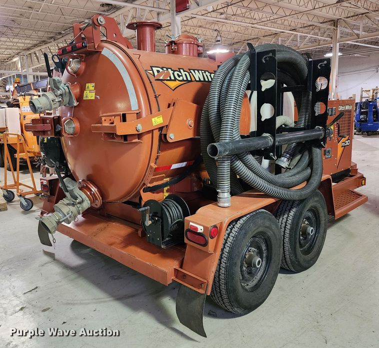 image for item JW9946 2017 Ditch Witch FX30  vacuum excavator