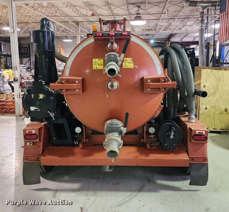 image for item JW9946 2017 Ditch Witch FX30  vacuum excavator