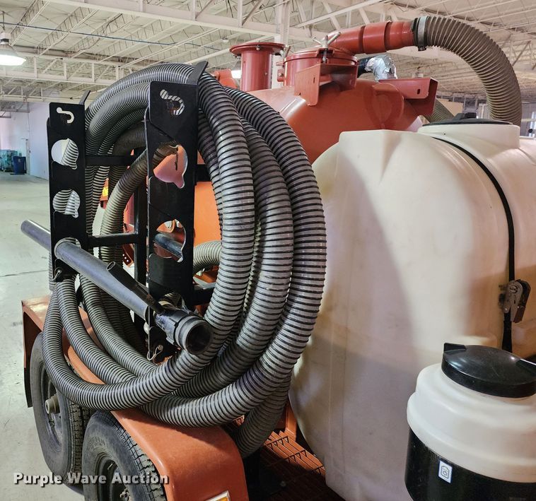 image for item JW9946 2017 Ditch Witch FX30  vacuum excavator