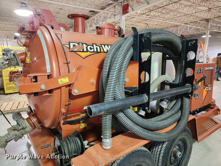 image for item JW9946 2017 Ditch Witch FX30  vacuum excavator