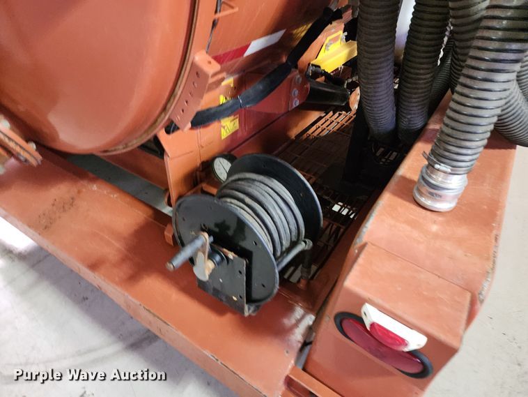 image for item JW9946 2017 Ditch Witch FX30  vacuum excavator