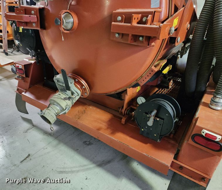 image for item JW9946 2017 Ditch Witch FX30  vacuum excavator