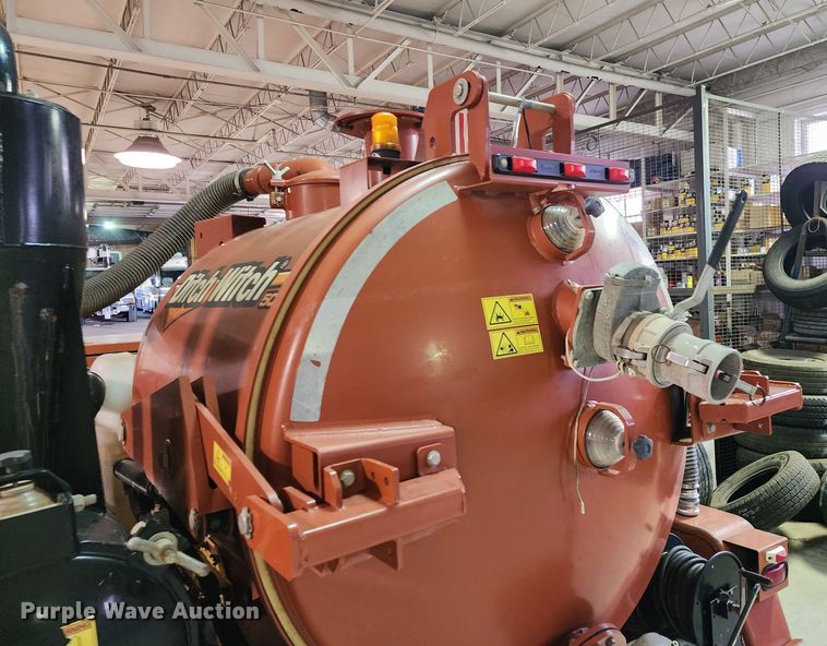 image for item JW9946 2017 Ditch Witch FX30  vacuum excavator