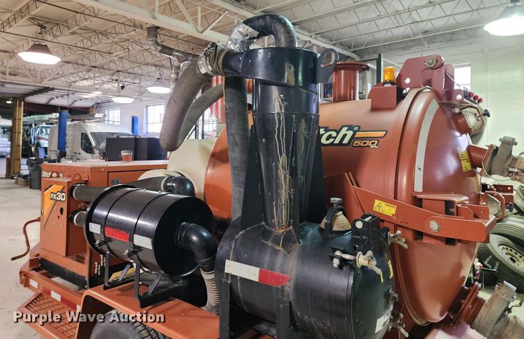 image for item JW9946 2017 Ditch Witch FX30  vacuum excavator