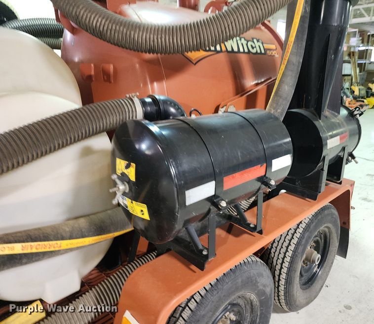 image for item JW9946 2017 Ditch Witch FX30  vacuum excavator