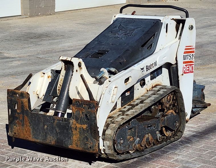 image for item JW9947 2012 Bobcat MT52  compact utility loader