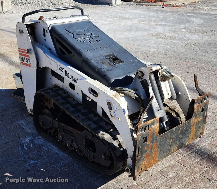 image for item JW9947 2012 Bobcat MT52  compact utility loader