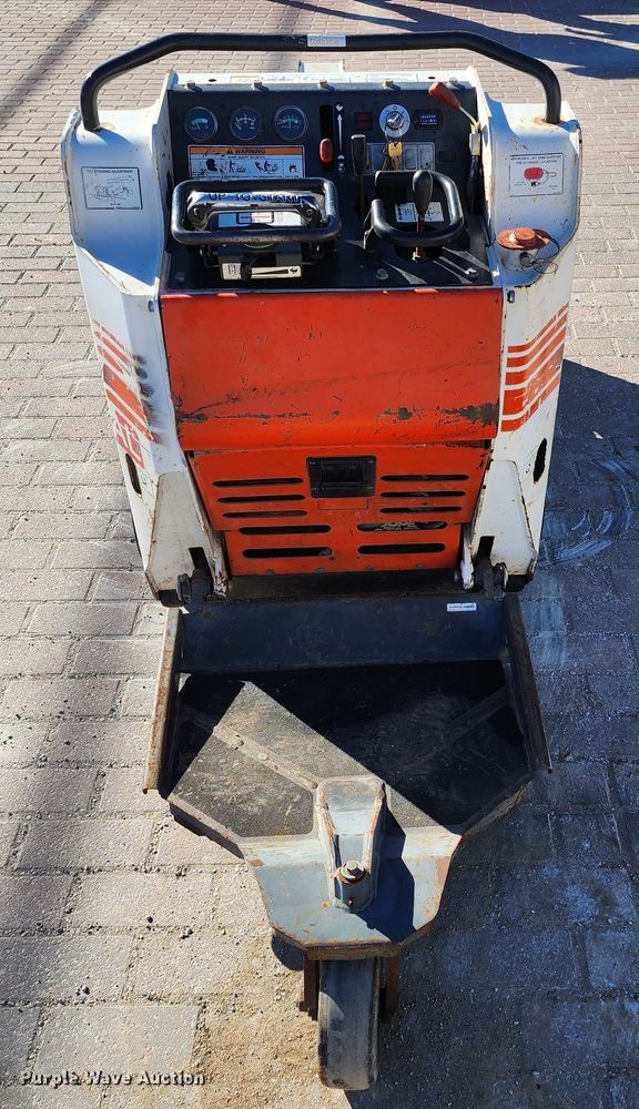 image for item JW9947 2012 Bobcat MT52  compact utility loader