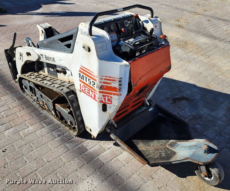 image for item JW9947 2012 Bobcat MT52  compact utility loader