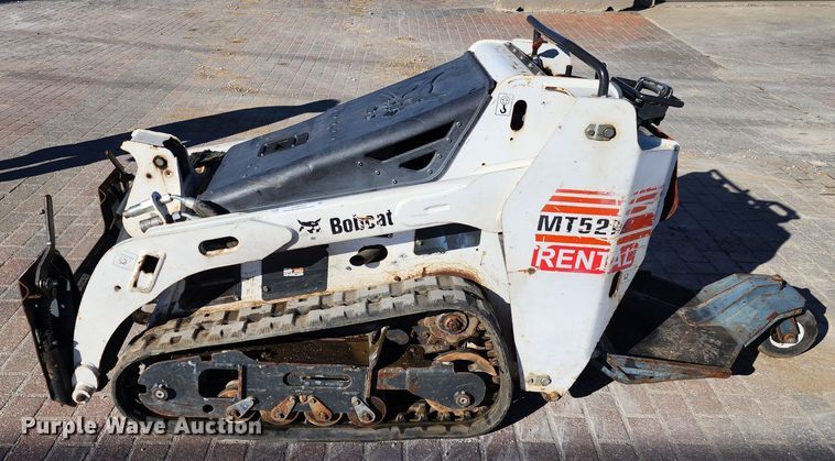 image for item JW9947 2012 Bobcat MT52  compact utility loader