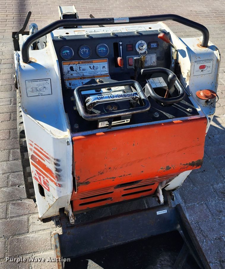 image for item JW9947 2012 Bobcat MT52  compact utility loader