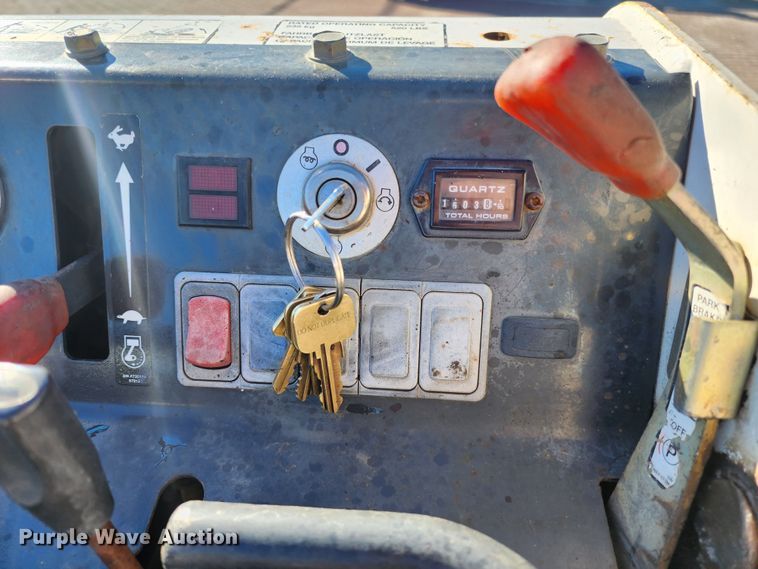 image for item JW9947 2012 Bobcat MT52  compact utility loader