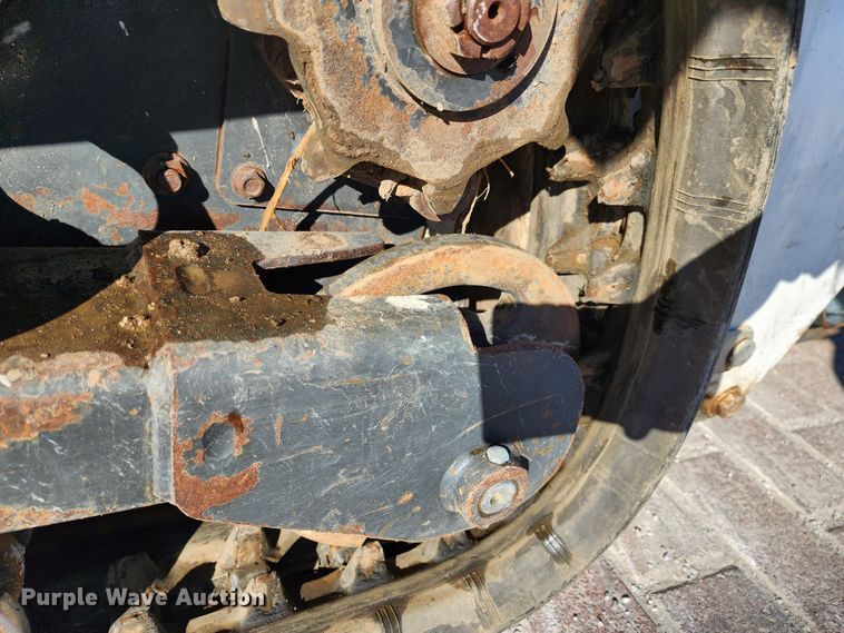 image for item JW9947 2012 Bobcat MT52  compact utility loader