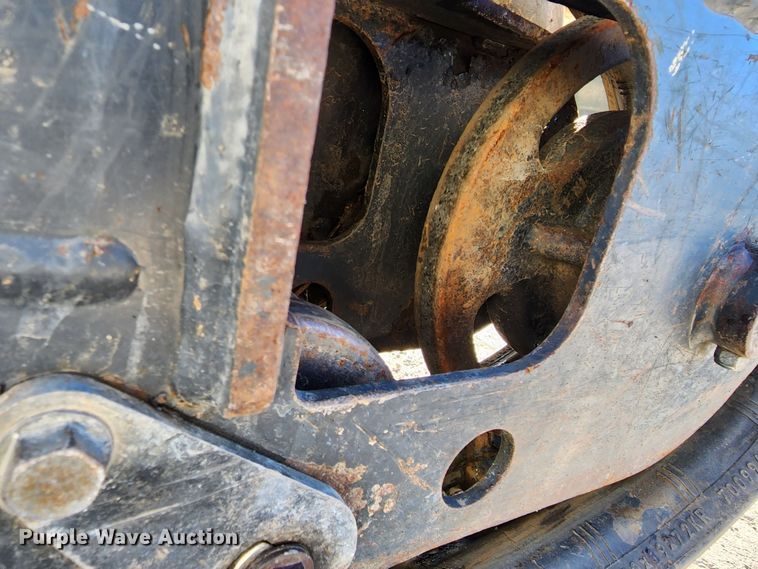 image for item JW9947 2012 Bobcat MT52  compact utility loader