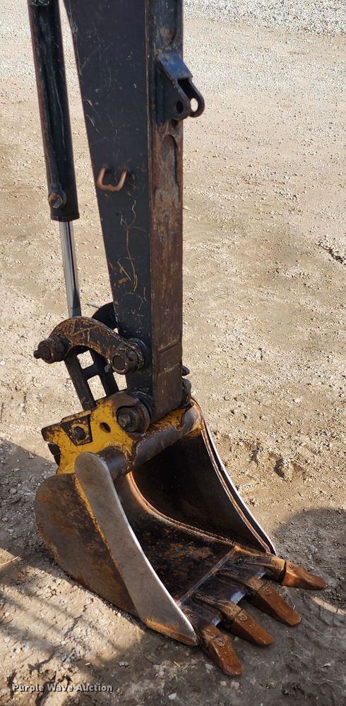 image for item JW9954 2013 John Deere 27D  mini excavator