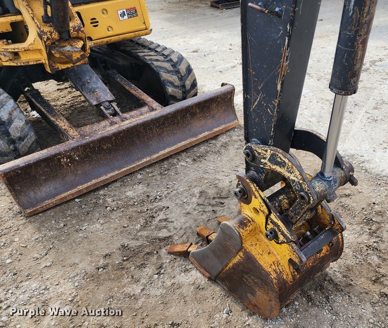 image for item JW9954 2013 John Deere 27D  mini excavator