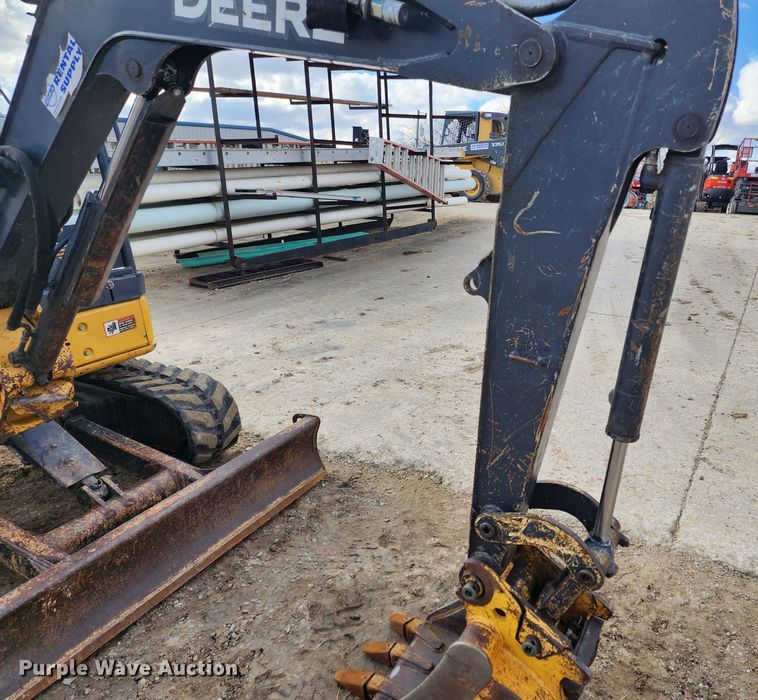 image for item JW9954 2013 John Deere 27D  mini excavator