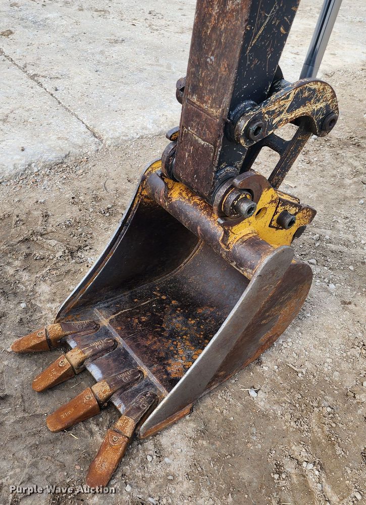 image for item JW9954 2013 John Deere 27D  mini excavator