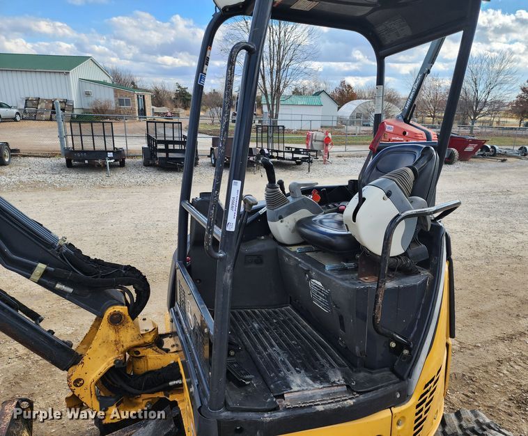 image for item JW9954 2013 John Deere 27D  mini excavator