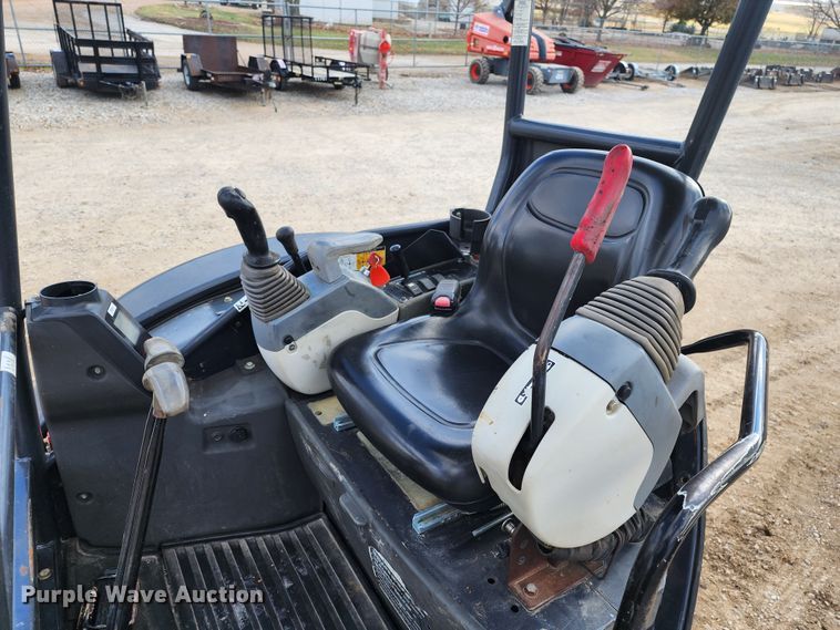 image for item JW9954 2013 John Deere 27D  mini excavator