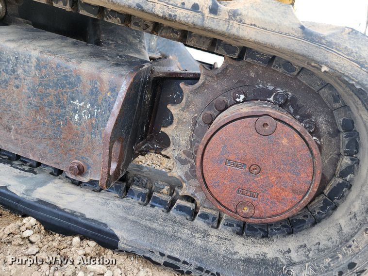 image for item JW9954 2013 John Deere 27D  mini excavator