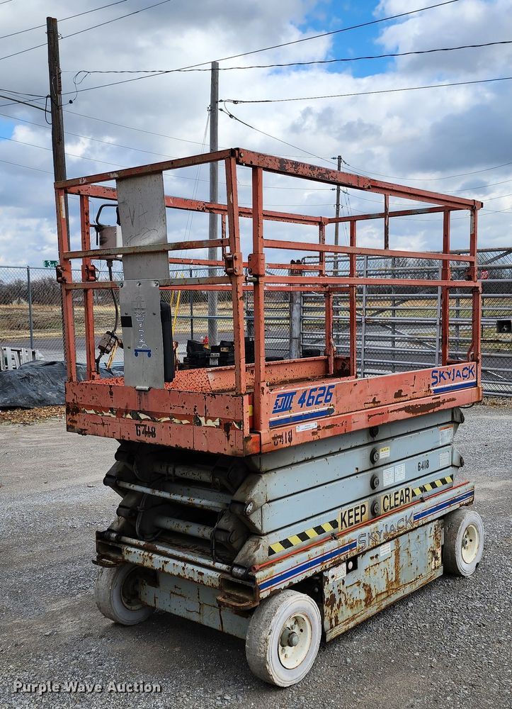 image for item JW9955 2001 Skyjack SJIII 4626  scissor lift