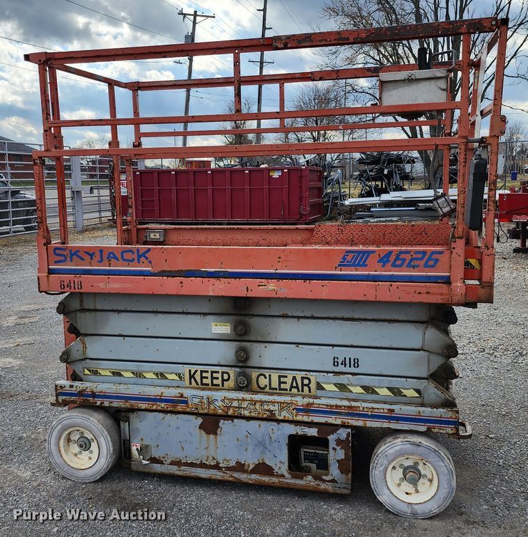 image for item JW9955 2001 Skyjack SJIII 4626  scissor lift