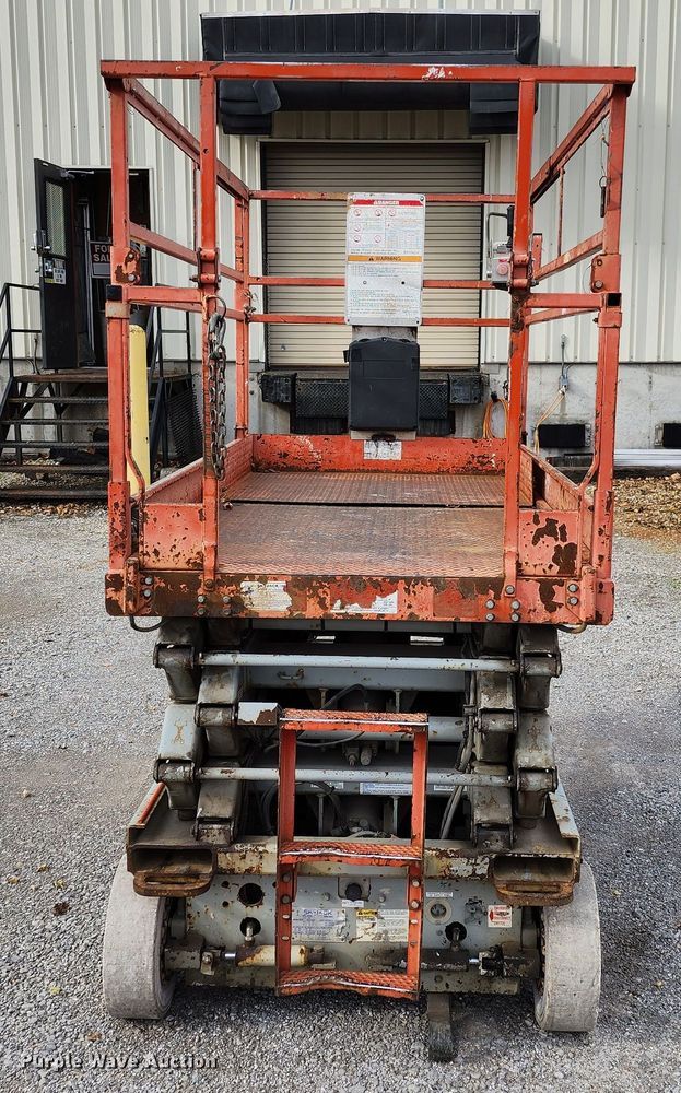image for item JW9955 2001 Skyjack SJIII 4626  scissor lift