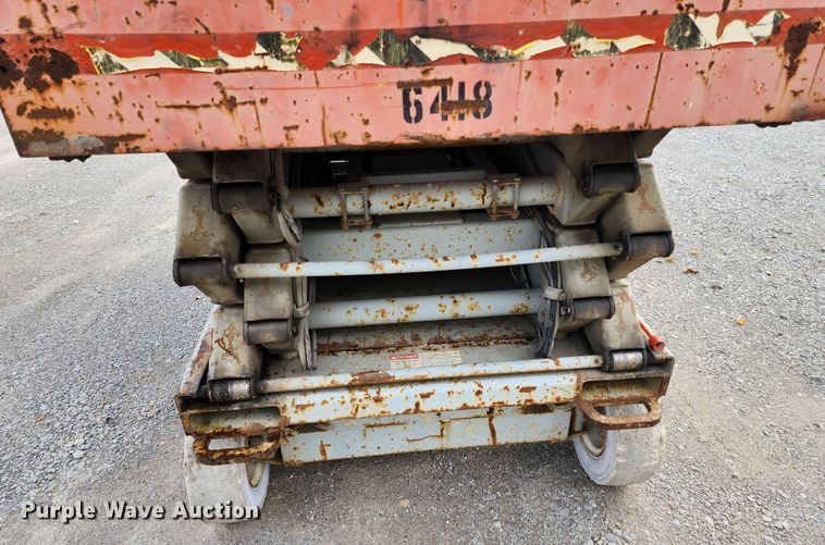 image for item JW9955 2001 Skyjack SJIII 4626  scissor lift