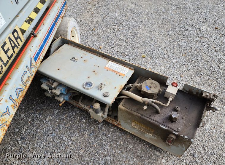 image for item JW9955 2001 Skyjack SJIII 4626  scissor lift