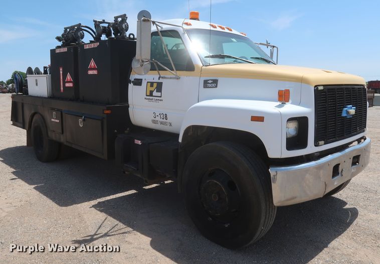 image for item JX9232 1998 Chevrolet C7500  fuel / lube truck