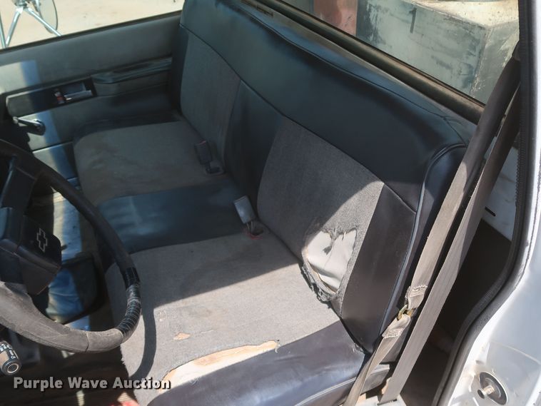 image for item JX9232 1998 Chevrolet C7500  fuel / lube truck