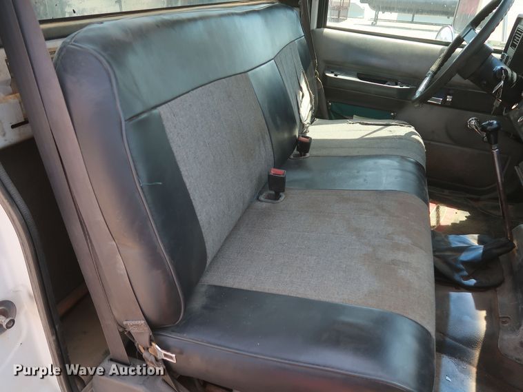 image for item JX9232 1998 Chevrolet C7500  fuel / lube truck