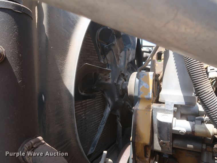 image for item JX9232 1998 Chevrolet C7500  fuel / lube truck