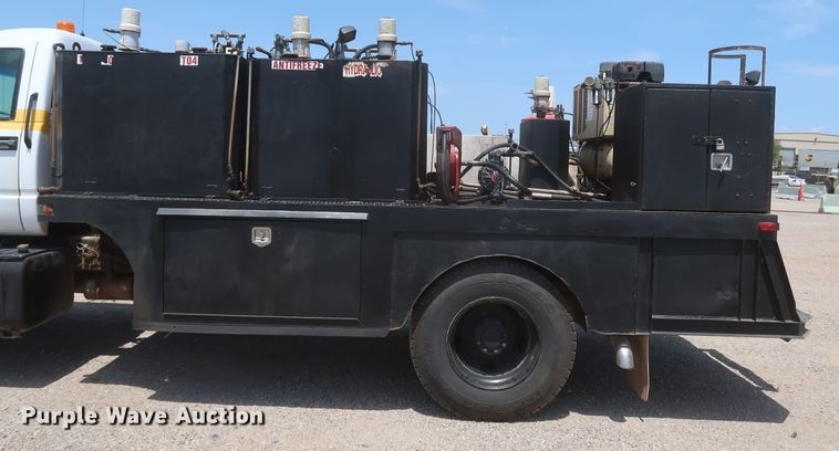 image for item JX9232 1998 Chevrolet C7500  fuel / lube truck