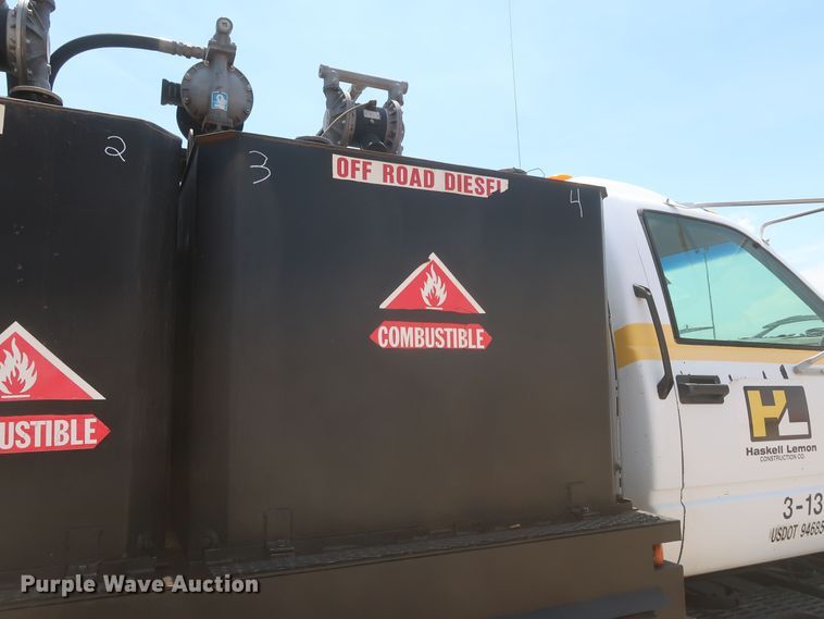 image for item JX9232 1998 Chevrolet C7500  fuel / lube truck