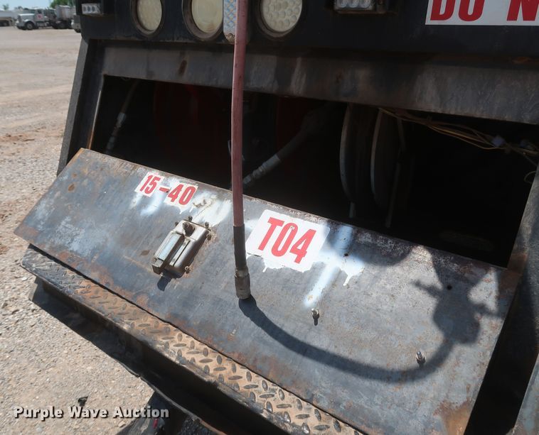 image for item JX9232 1998 Chevrolet C7500  fuel / lube truck