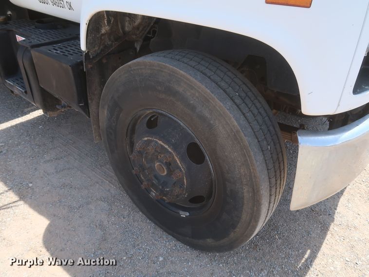 image for item JX9232 1998 Chevrolet C7500  fuel / lube truck