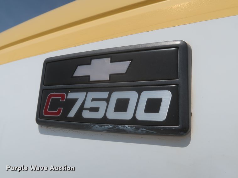 image for item JX9232 1998 Chevrolet C7500  fuel / lube truck