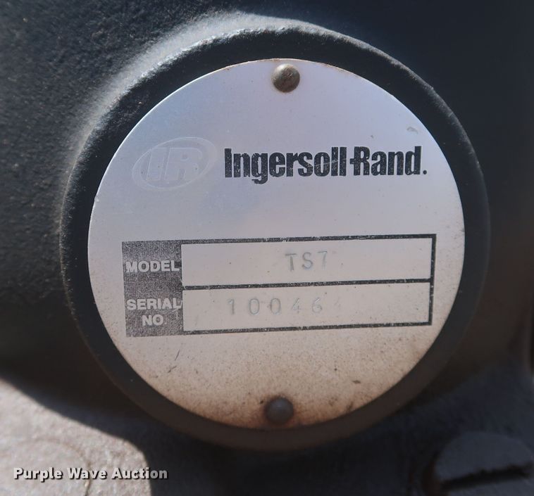 image for item JX9232 1998 Chevrolet C7500  fuel / lube truck