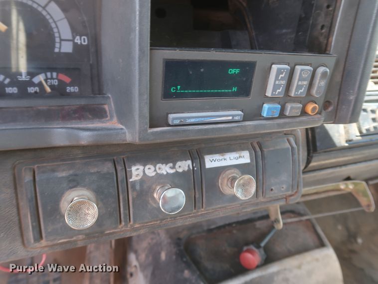 image for item JX9254 1998 Chevrolet C7500  utility / service truck